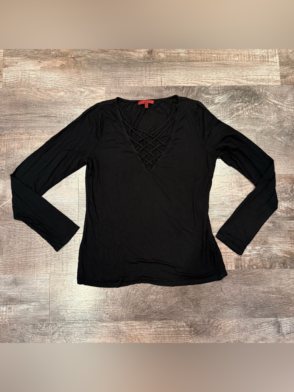 Buckle Women’s Red by BKE Criss Cross Black Long Sleeve Top Medium Soft Stretchy